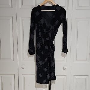 ✨ The Limited Wrap Dress | Black & Gray Abstract Print | Effortless Chic ✨